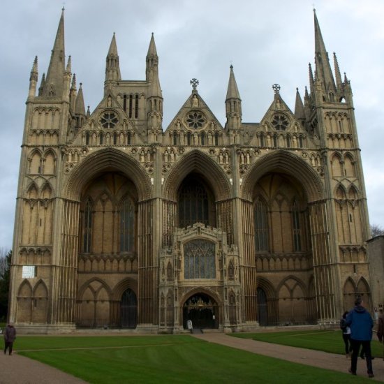 Peterborough_Cathedral_1.jpg